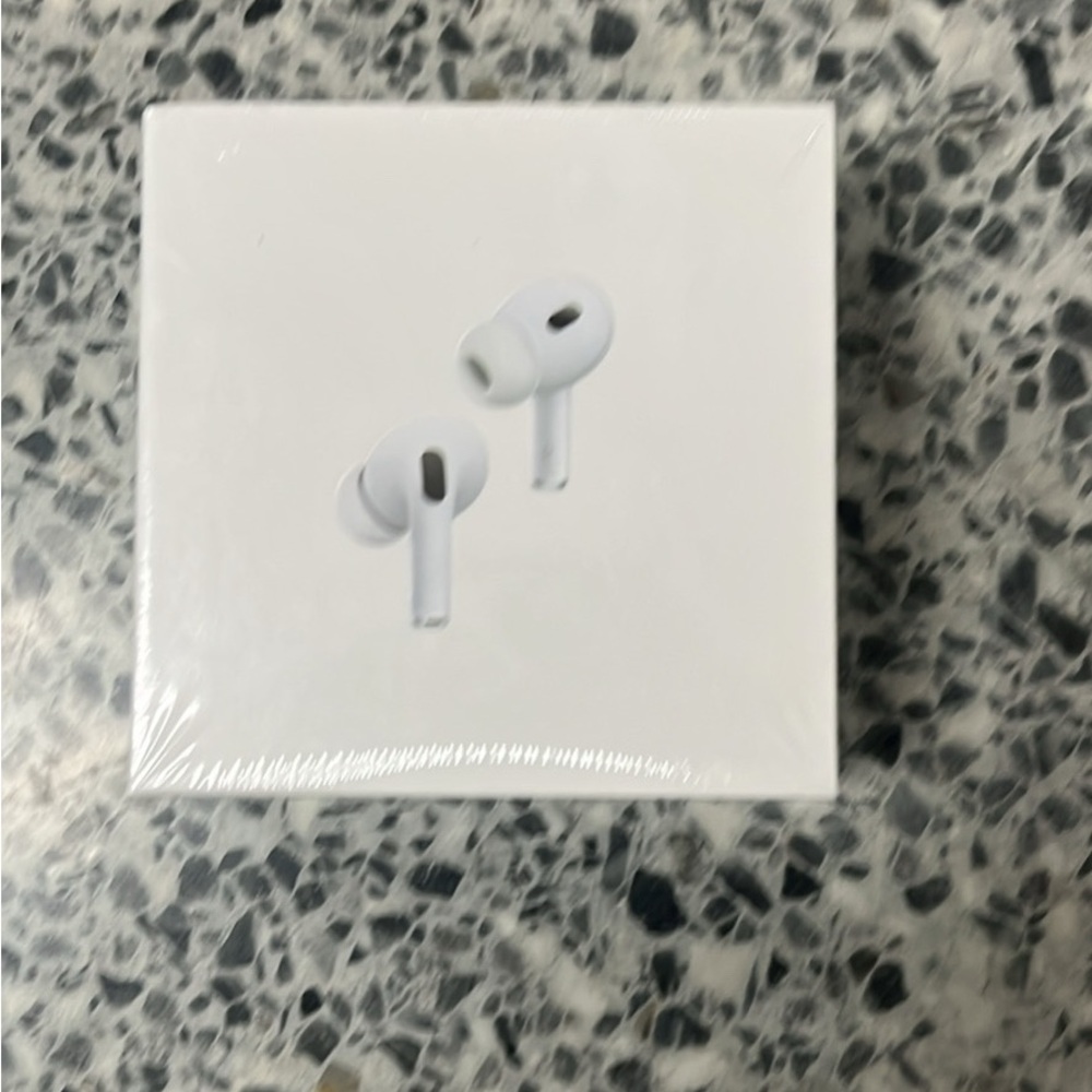 Apple AirPods Pro with MagSafe Charging Case